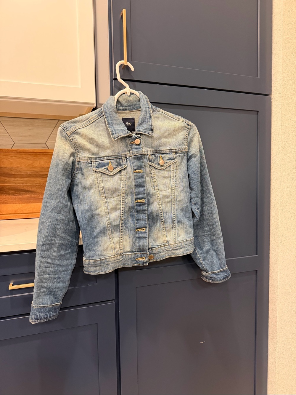 Gap XS Light Wash Jean Jacket - Blue